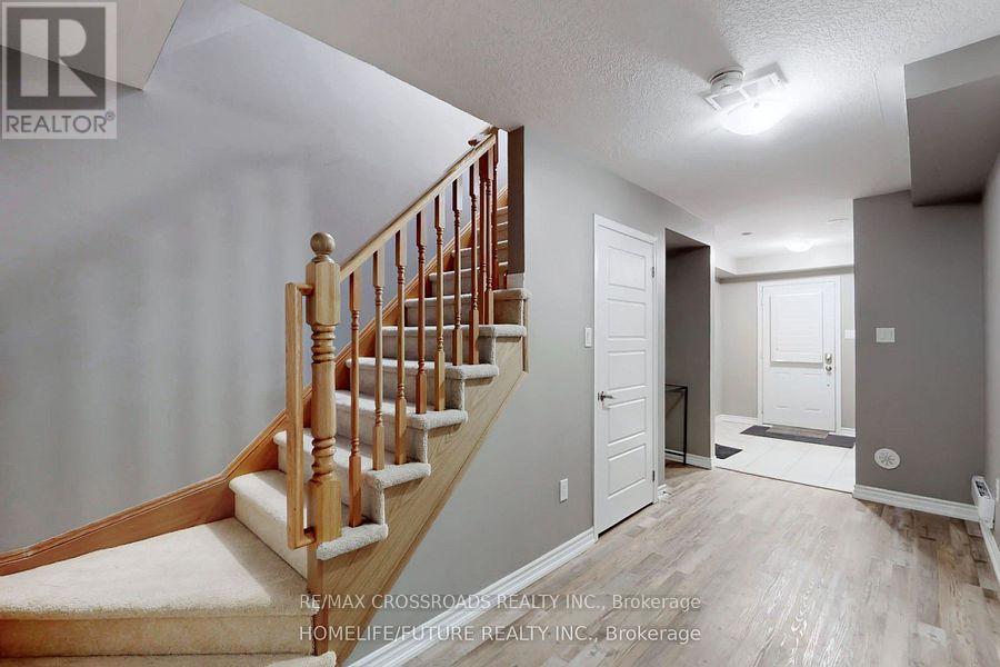 239 Netherby Lane, Kitchener, Ontario  N2R 0L9 - Photo 6 - X12914388