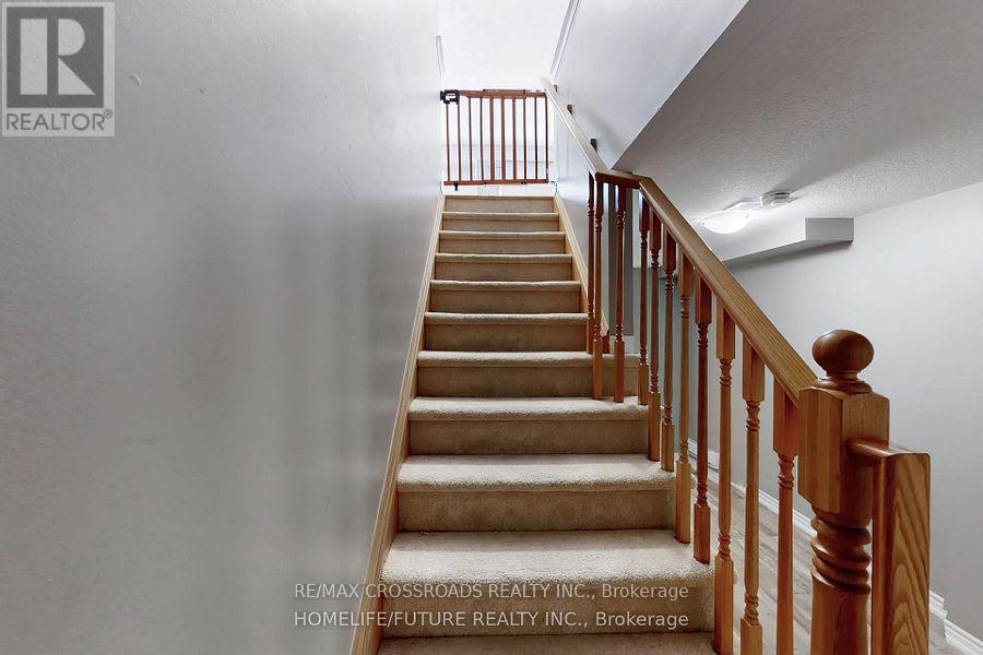 239 Netherby Lane, Kitchener, Ontario  N2R 0L9 - Photo 7 - X12914388