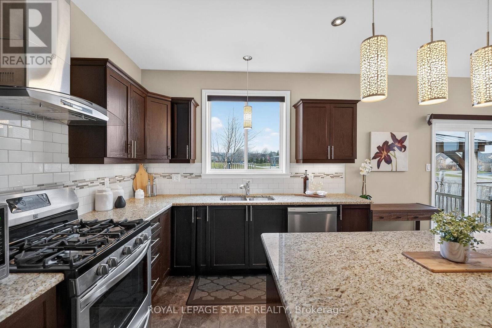 4100 Cassandra Drive, Lincoln (Beamsville), Ontario  L3J 0M5 - Photo 12 - X12914426