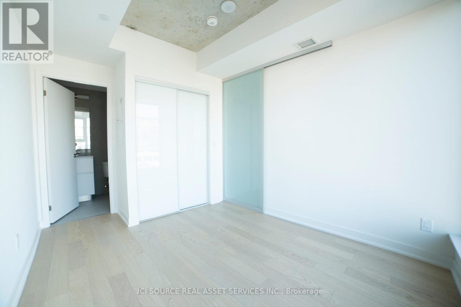 724 - 30 Baseball Place, Toronto (South Riverdale), Ontario  M6N 2N7 - Photo 3 - E12858198