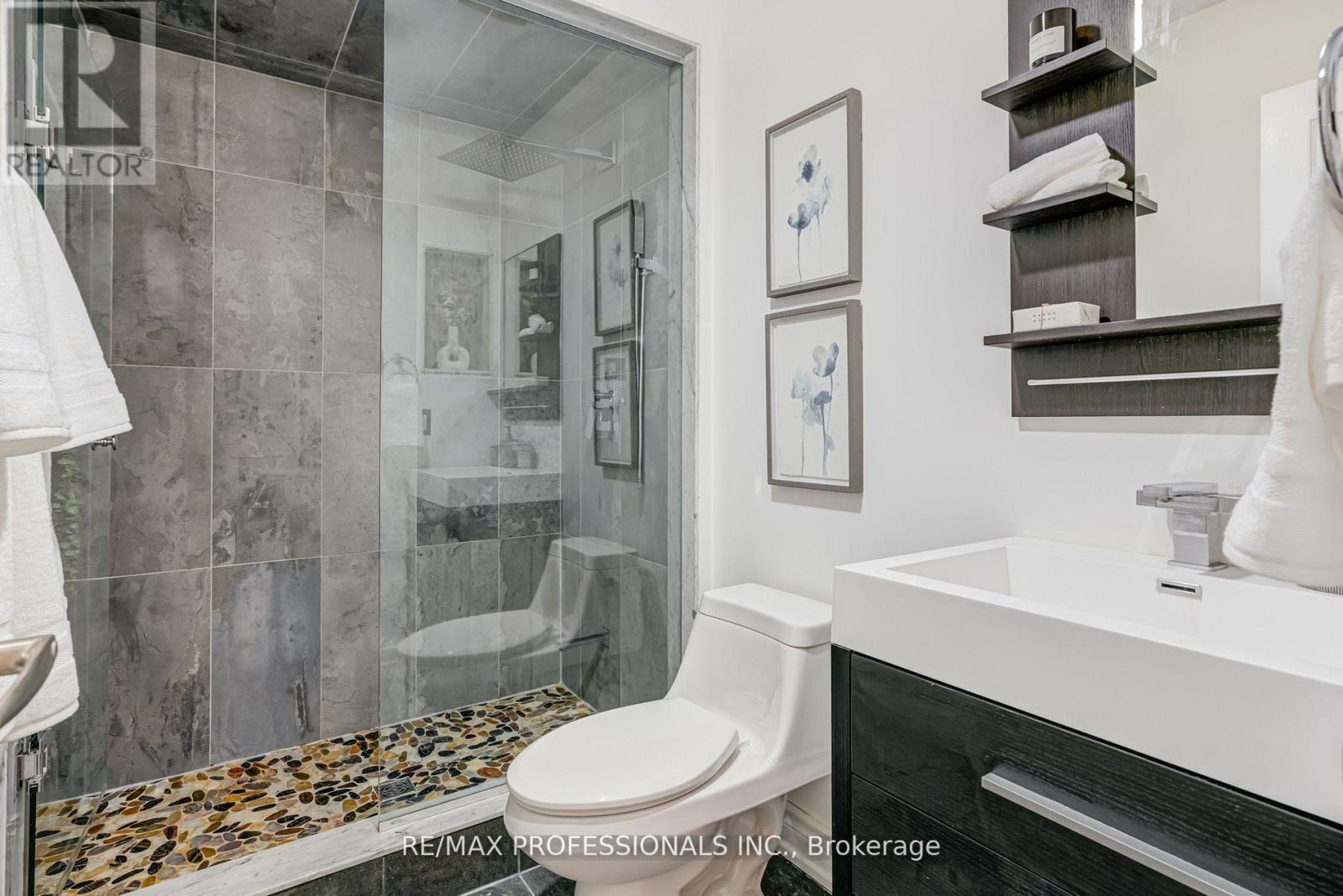 105 Harbourview Crescent, Toronto, Ontario  M8V 4A9 - Photo 27 - W12838380