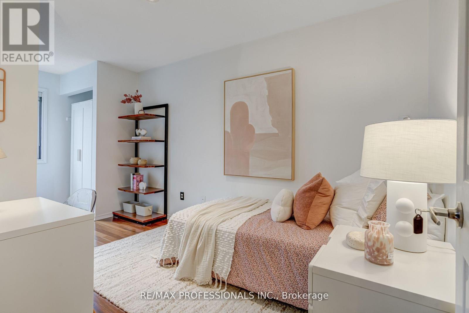 105 Harbourview Crescent, Toronto, Ontario  M8V 4A9 - Photo 24 - W12838380