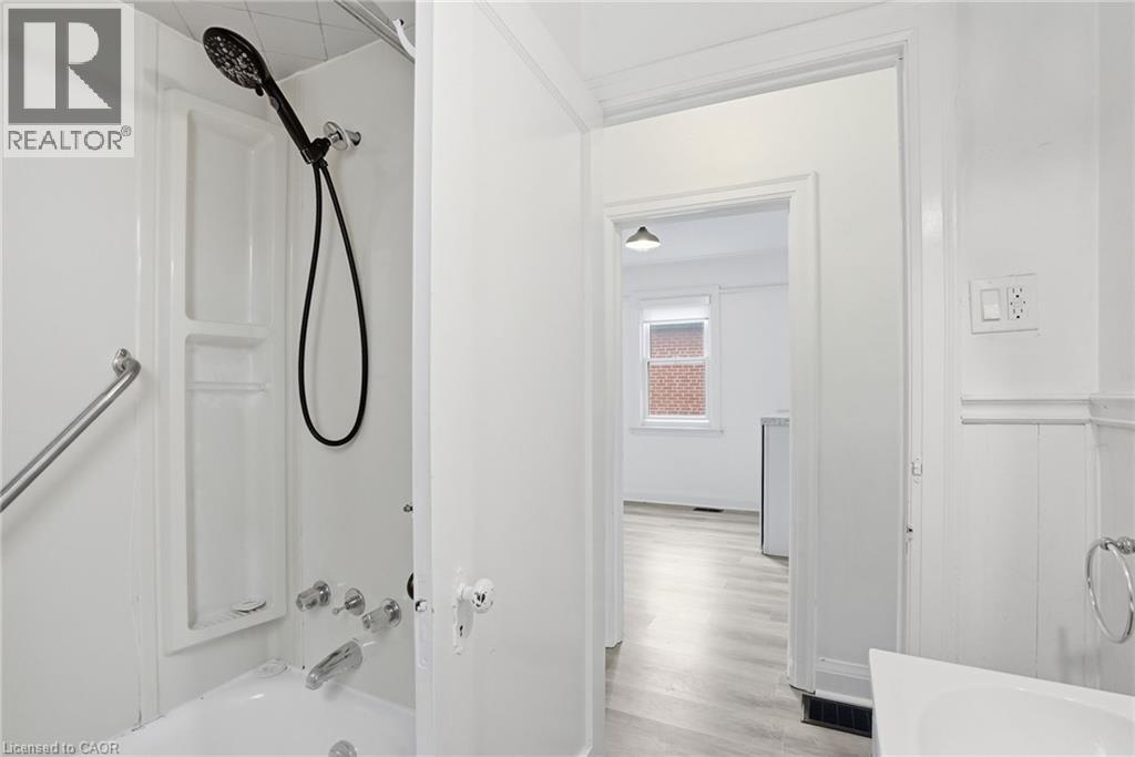 105 Longwood Road N Unit# 1, Hamilton, Ontario  L8S 3V5 - Photo 18 - 40814079