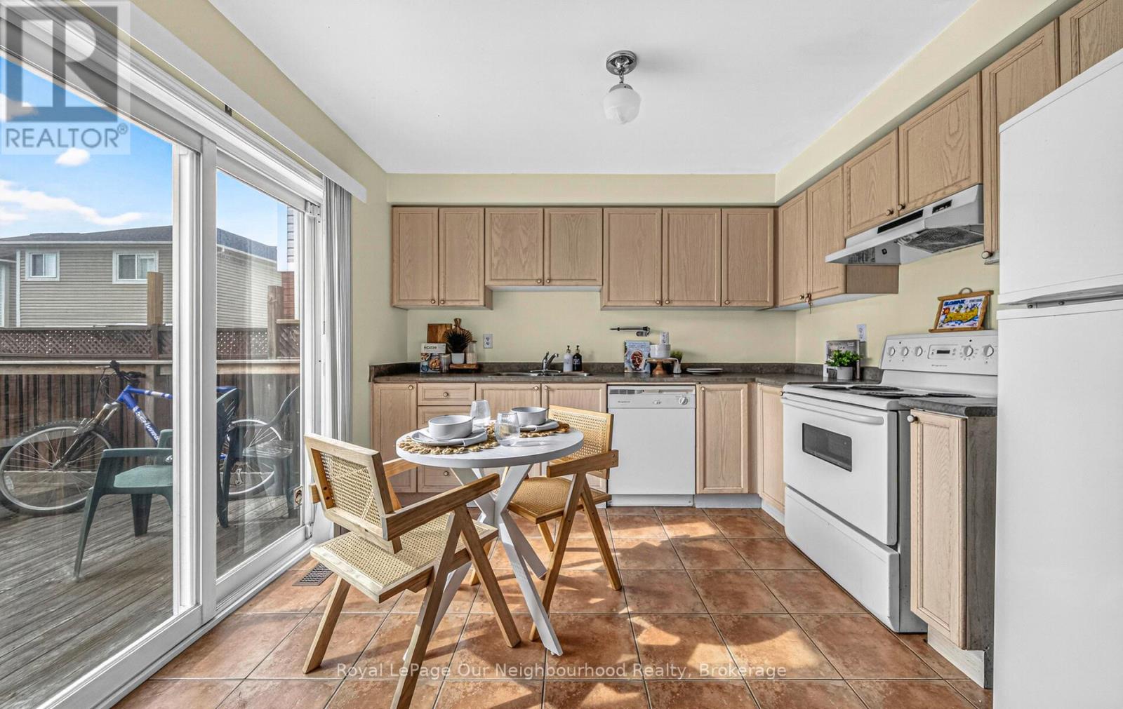 1581 Sarasota Crescent, Oshawa, Ontario  L1G 8G1 - Photo 10 - E12914852