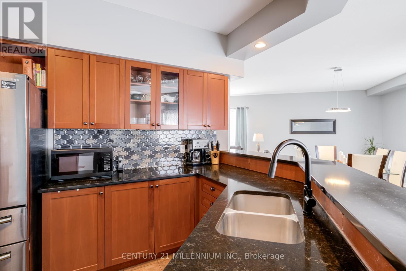 42 Frasson Drive, Guelph, Ontario  N1E 7J9 - Photo 15 - X12851818