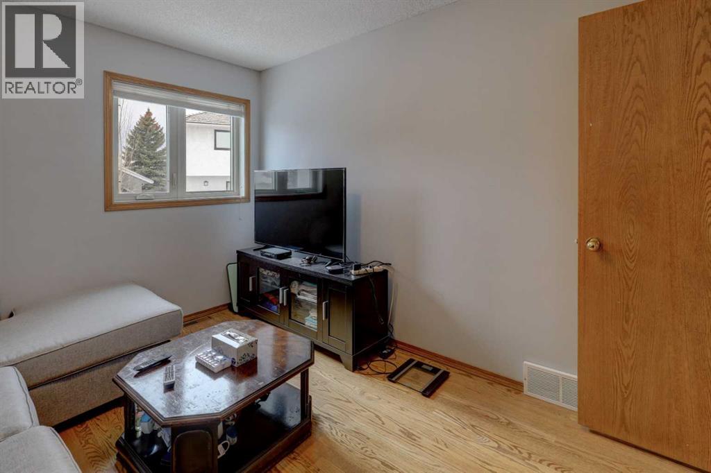 232 Hampshire Place NW, Calgary, Alberta  T3A 4Y7 - Photo 20 - A2292276