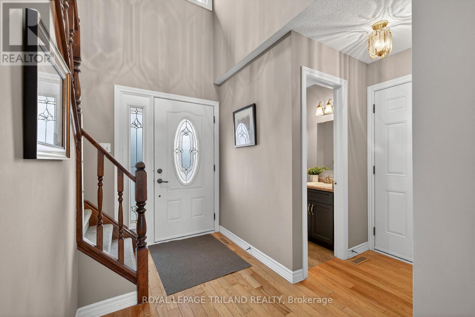 188 Clara Crescent, London South, Ontario  N6E 3H2 - Photo 13 - X12914630