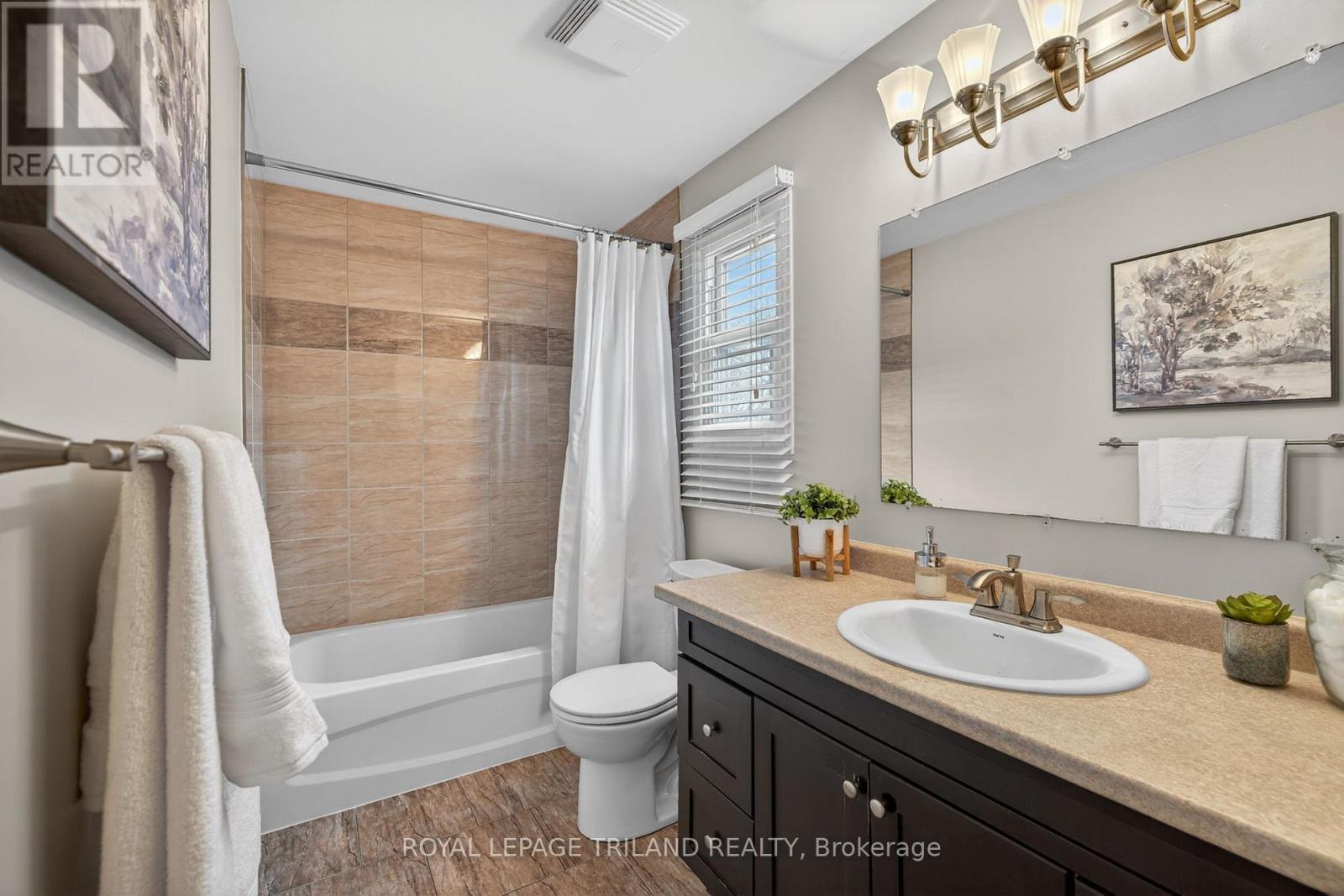 188 Clara Crescent, London South, Ontario  N6E 3H2 - Photo 22 - X12914630