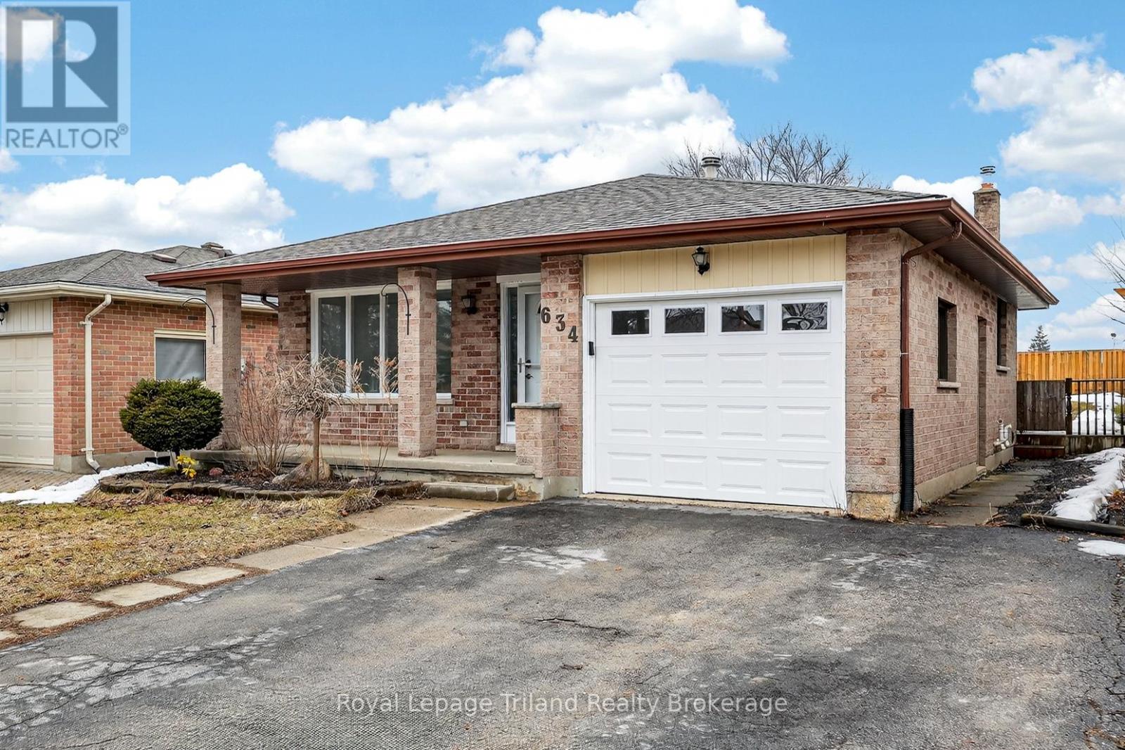 634 Classic Drive, London East, Ontario  N5W 5X6 - Photo 4 - X12864496