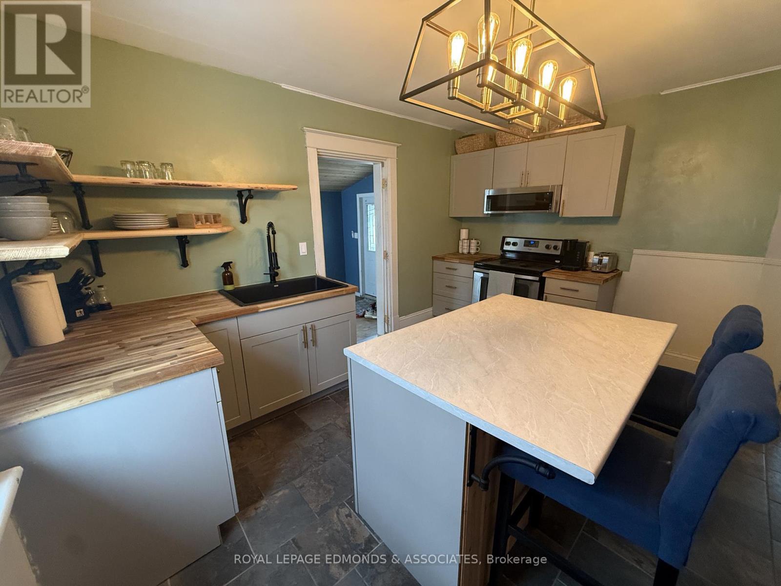 1028 Pembroke Street E, Pembroke, Ontario  K8A 6Z2 - Photo 7 - X12876100