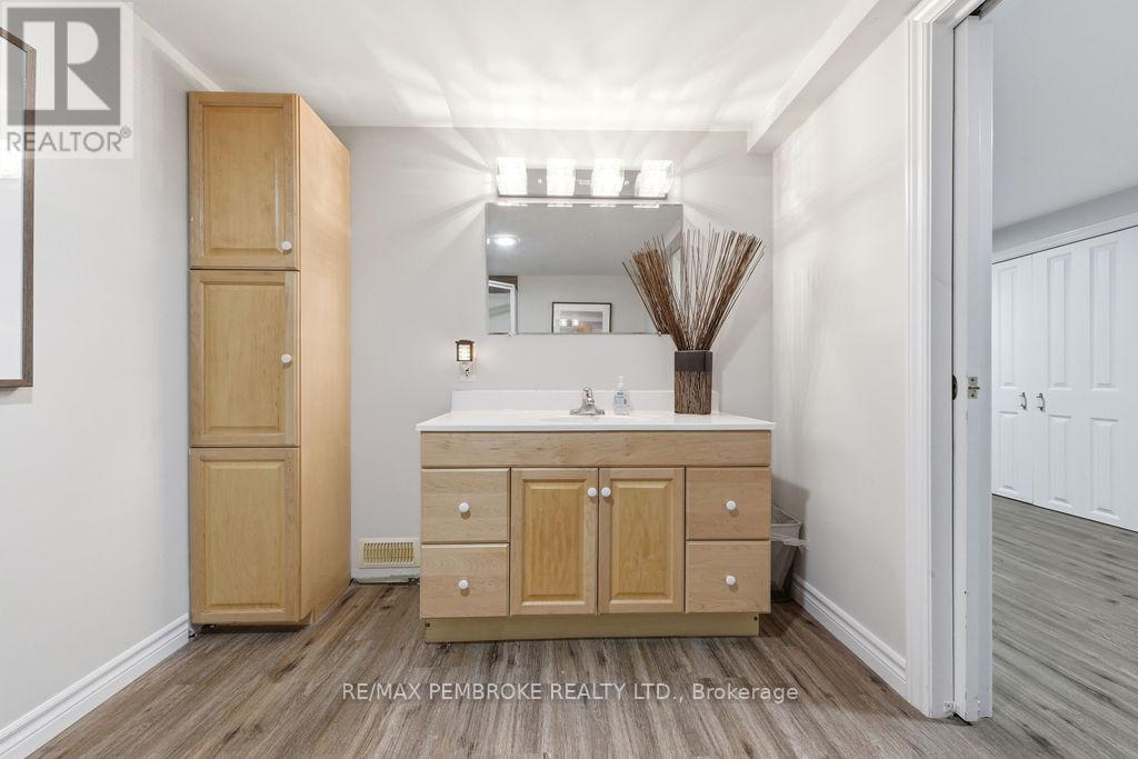 277 Dickson Street, Pembroke, Ontario  K8A 2X4 - Photo 36 - X12914878