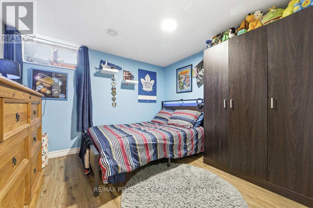 277 Dickson Street, Pembroke, Ontario  K8A 2X4 - Photo 37 - X12914878