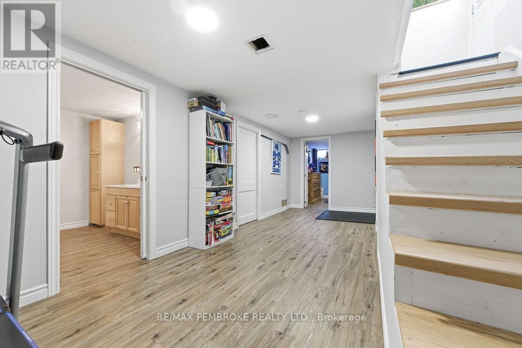 277 Dickson Street, Pembroke, Ontario  K8A 2X4 - Photo 38 - X12914878