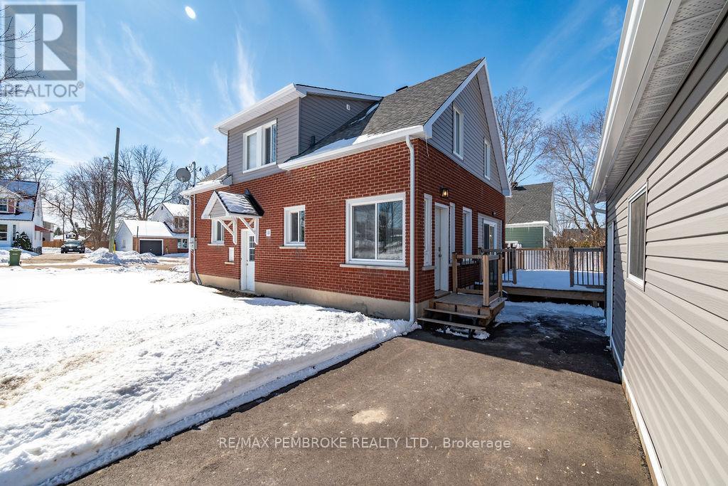 277 Dickson Street, Pembroke, Ontario  K8A 2X4 - Photo 4 - X12914878