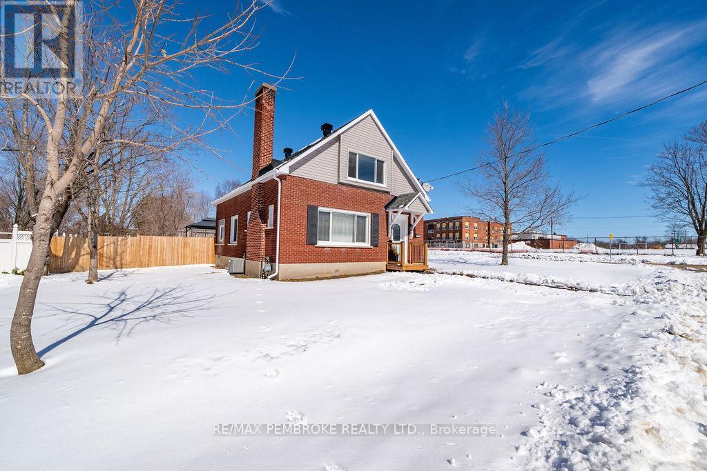 277 Dickson Street, Pembroke, Ontario  K8A 2X4 - Photo 46 - X12914878