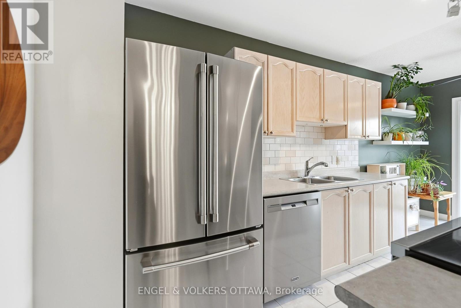 158 Woodpark Way, Ottawa, Ontario  K2J 4C8 - Photo 11 - X12914598