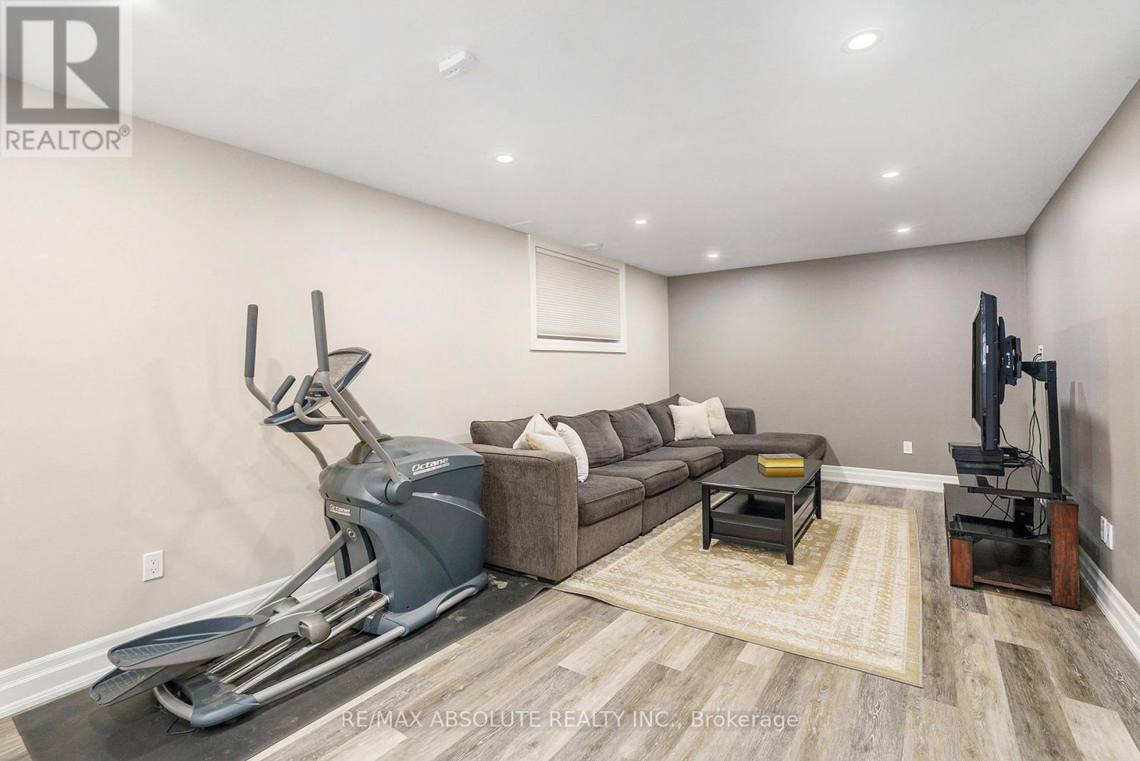 35 St Claire Avenue, Ottawa, Ontario  K2G 2A1 - Photo 25 - X12914644