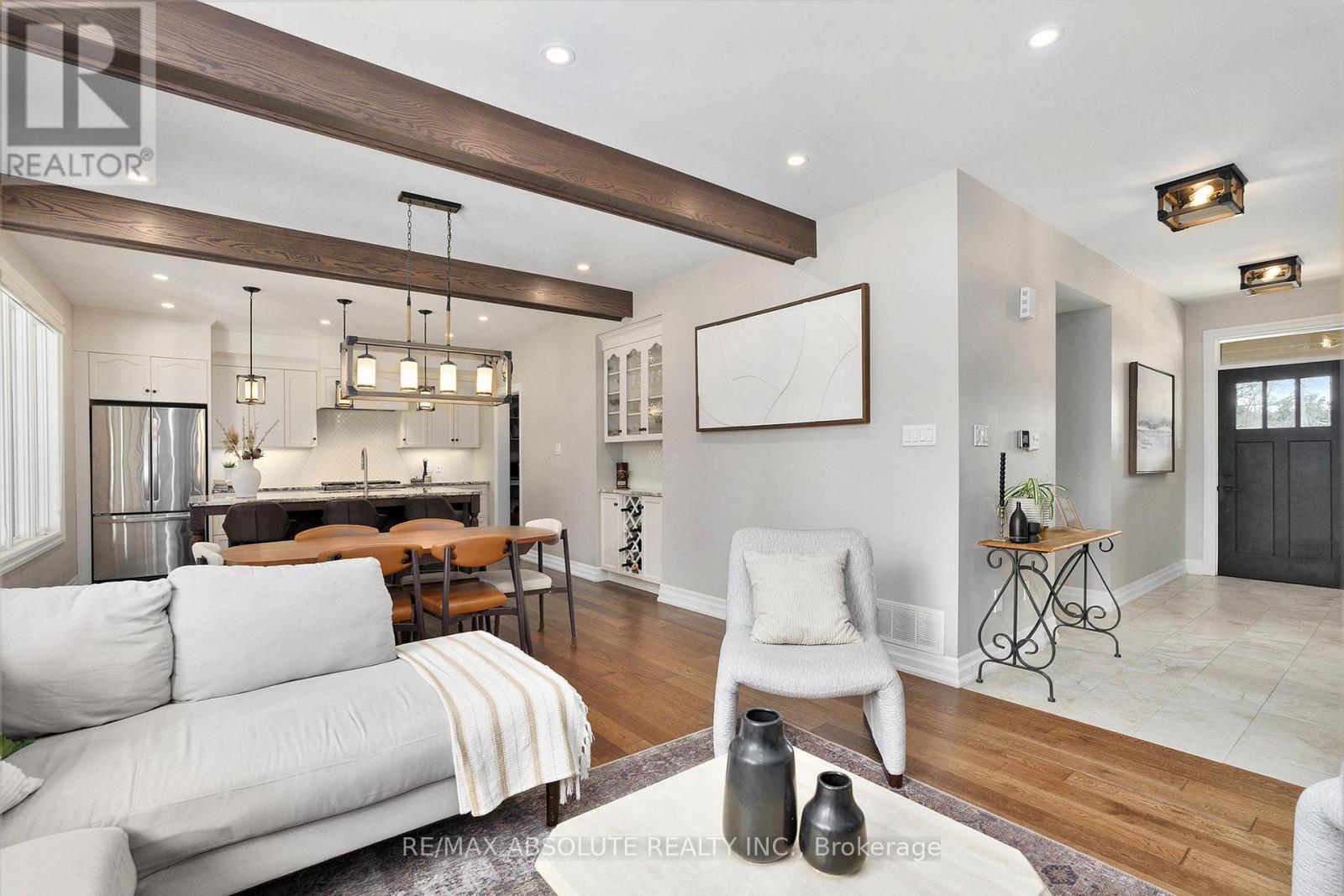 35 St Claire Avenue, Ottawa, Ontario  K2G 2A1 - Photo 6 - X12914644