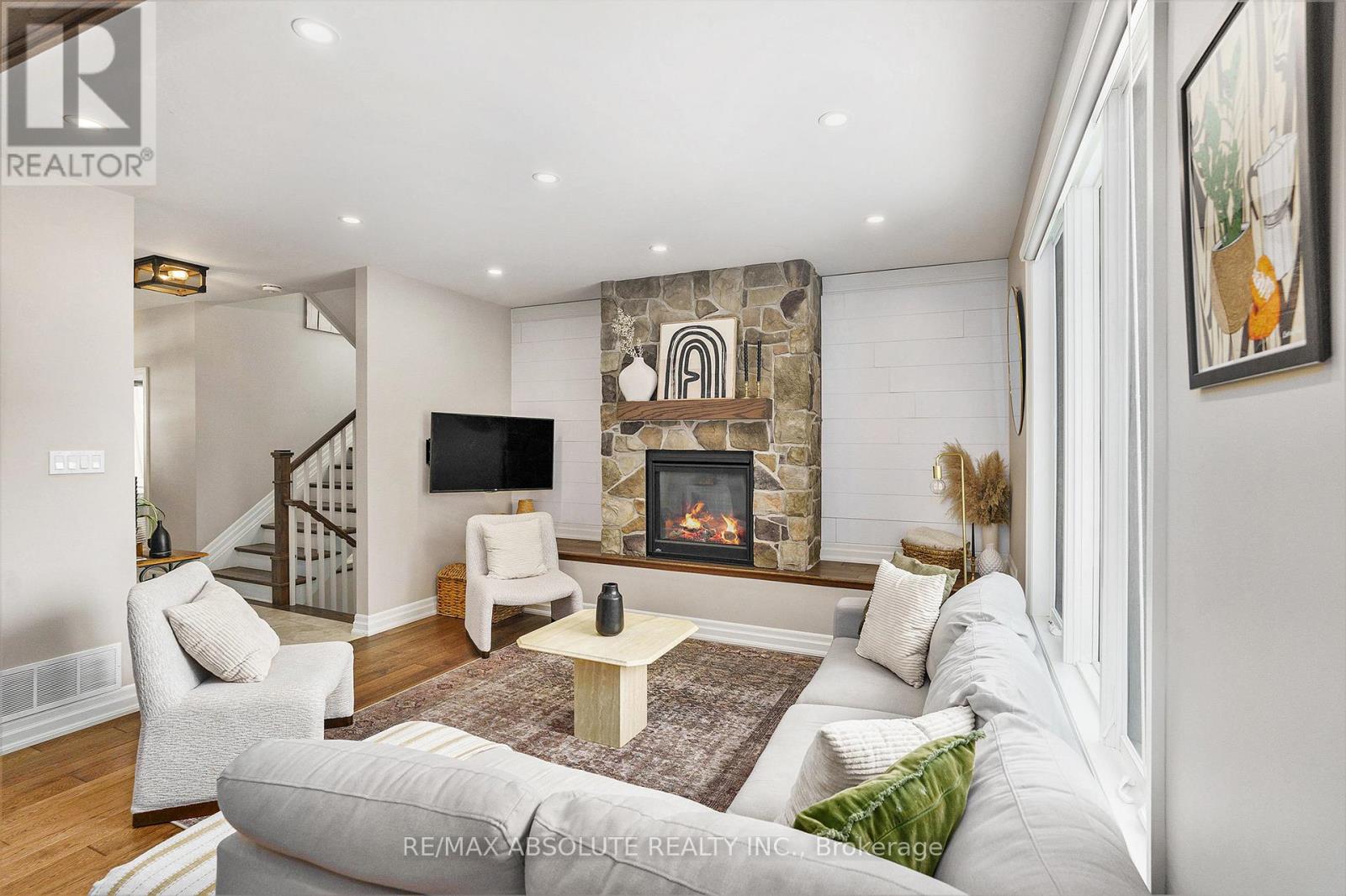 35 St Claire Avenue, Ottawa, Ontario  K2G 2A1 - Photo 7 - X12914644