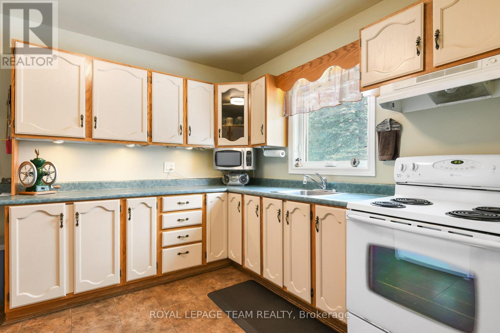 2695 Dunrobin Road, Ottawa, Ontario  K0A 1T0 - Photo 13 - X12914662