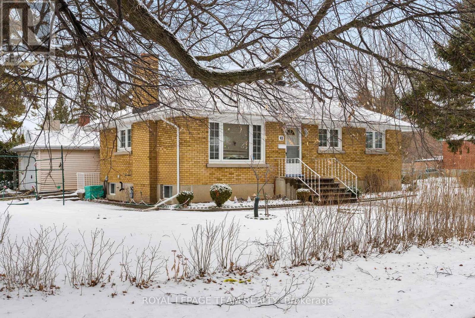 41 Capilano Drive, Ottawa, Ontario  K2E 6G3 - Photo 2 - X12914698