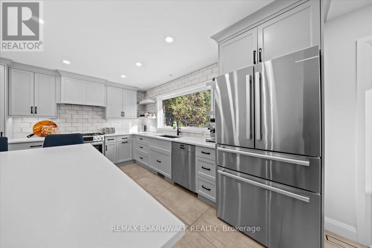 7 Gagnon Court, Ottawa, Ontario  K2K 1A7 - Photo 4 - X12914866