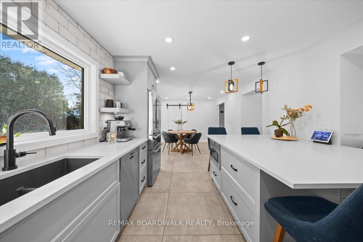 7 Gagnon Court, Ottawa, Ontario  K2K 1A7 - Photo 6 - X12914866