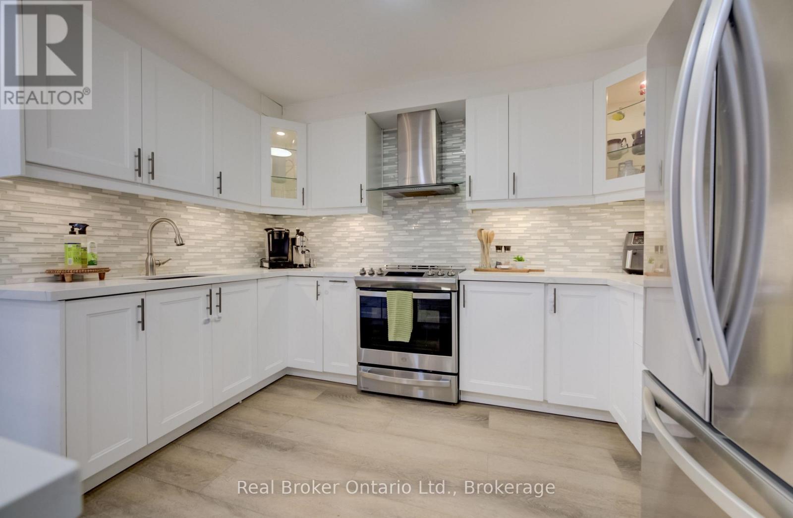 22 - 2022 Atkinson Drive, Burlington, Ontario  L7M 4H6 - Photo 12 - W12914786