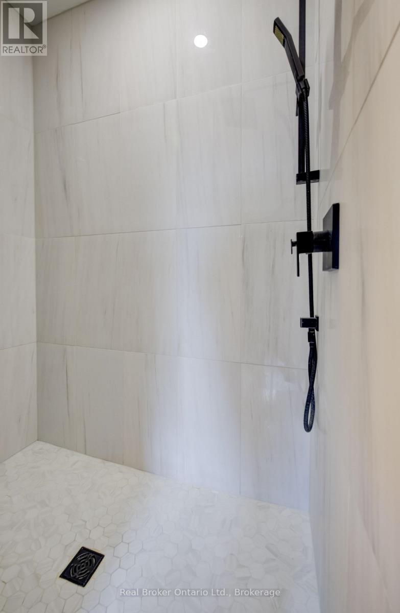 22 - 2022 Atkinson Drive, Burlington, Ontario  L7M 4H6 - Photo 26 - W12914786