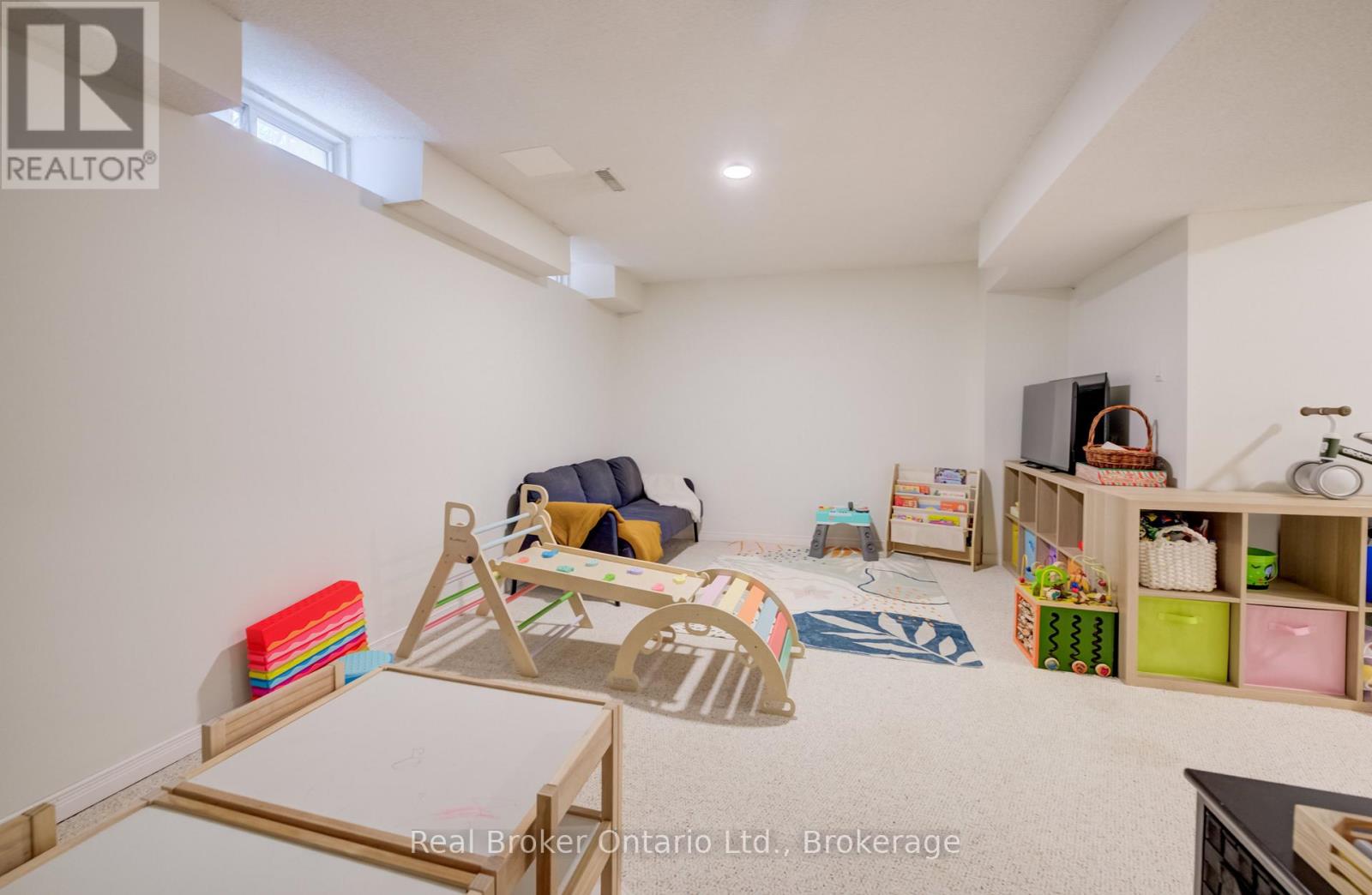 22 - 2022 Atkinson Drive, Burlington, Ontario  L7M 4H6 - Photo 35 - W12914786