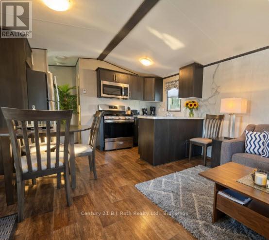 712 Poplar Crescent, Bracebridge, Ontario  P1L 1W9 - Photo 4 - X12913994