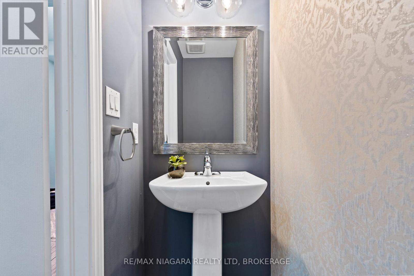 5703 Osprey Avenue, Niagara Falls, Ontario  L2H 0M2 - Photo 12 - X12914738