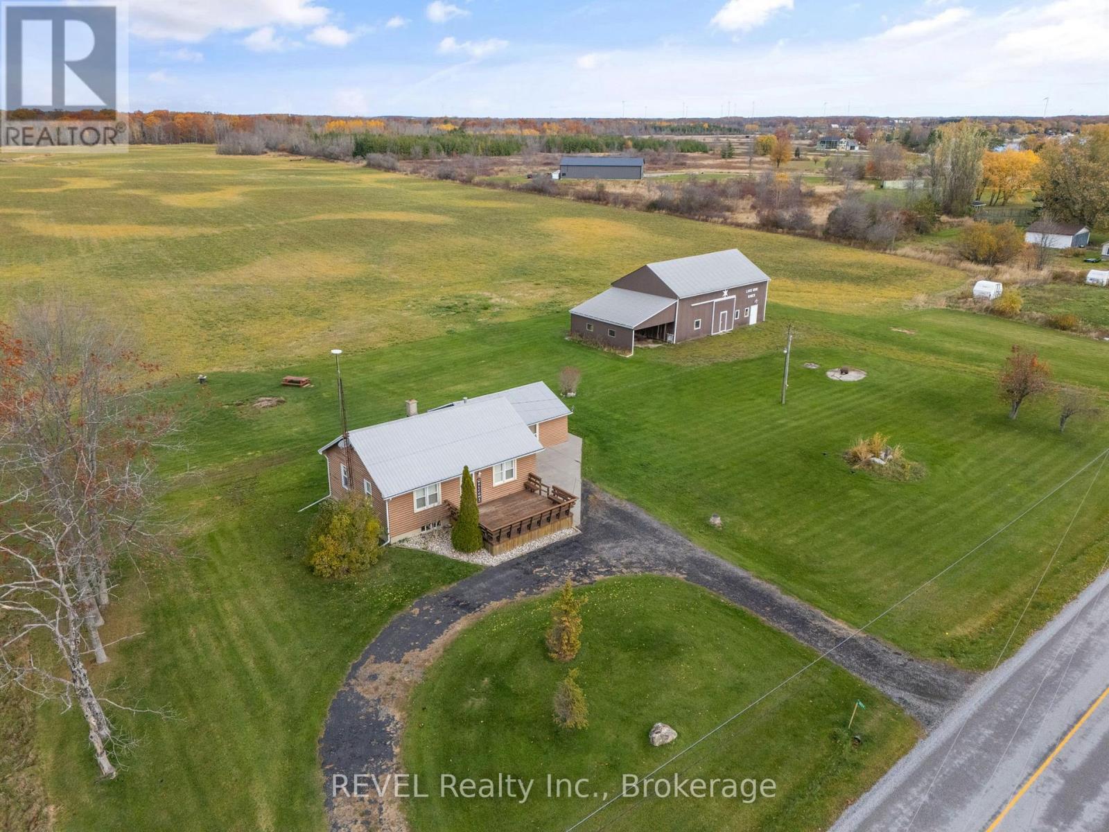 801 South Coast Drive, Haldimand, Ontario  N0A 1L0 - Photo 2 - X12914746