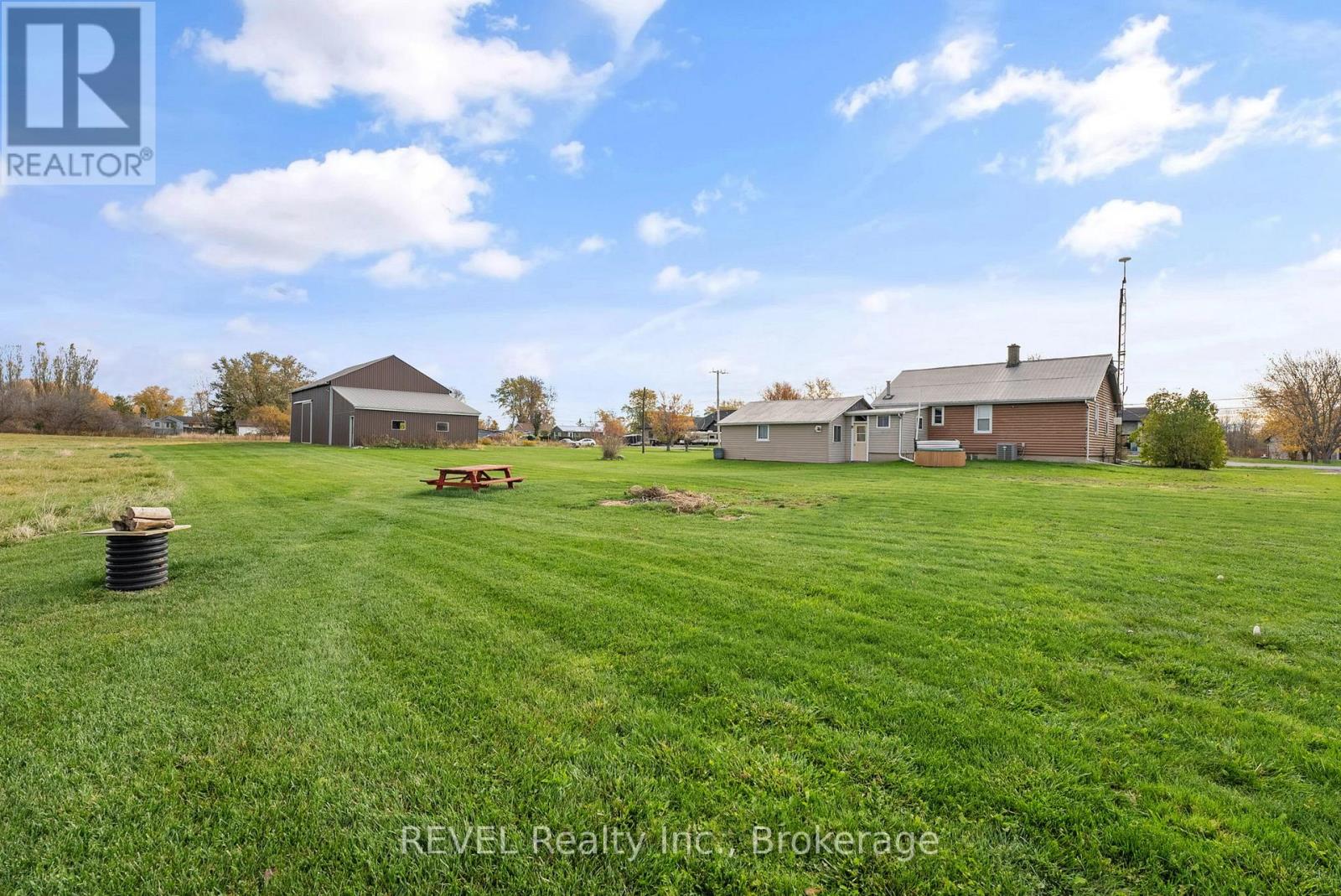 801 South Coast Drive, Haldimand, Ontario  N0A 1L0 - Photo 25 - X12914746