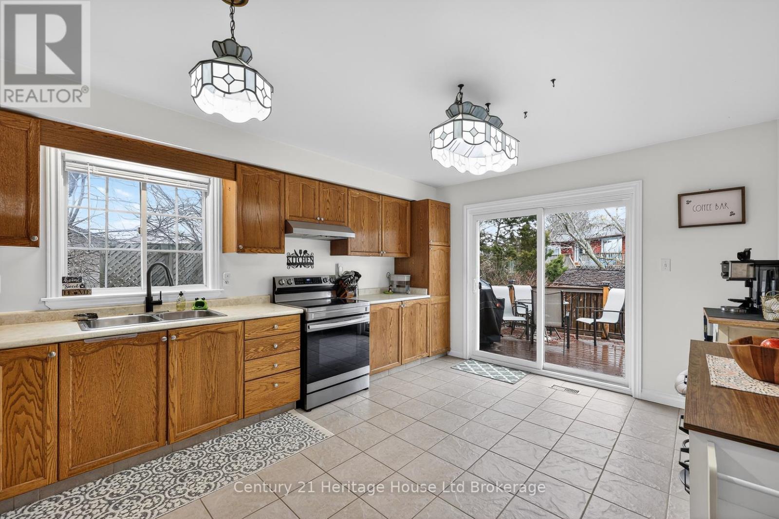 129 Anderson Street, Woodstock, Ontario  N4S 8Z6 - Photo 9 - X12914808