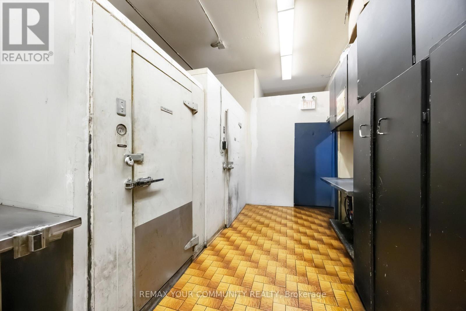 25 Planchet Road, Vaughan, Ontario  L4K 2C5 - Photo 8 - N12903406