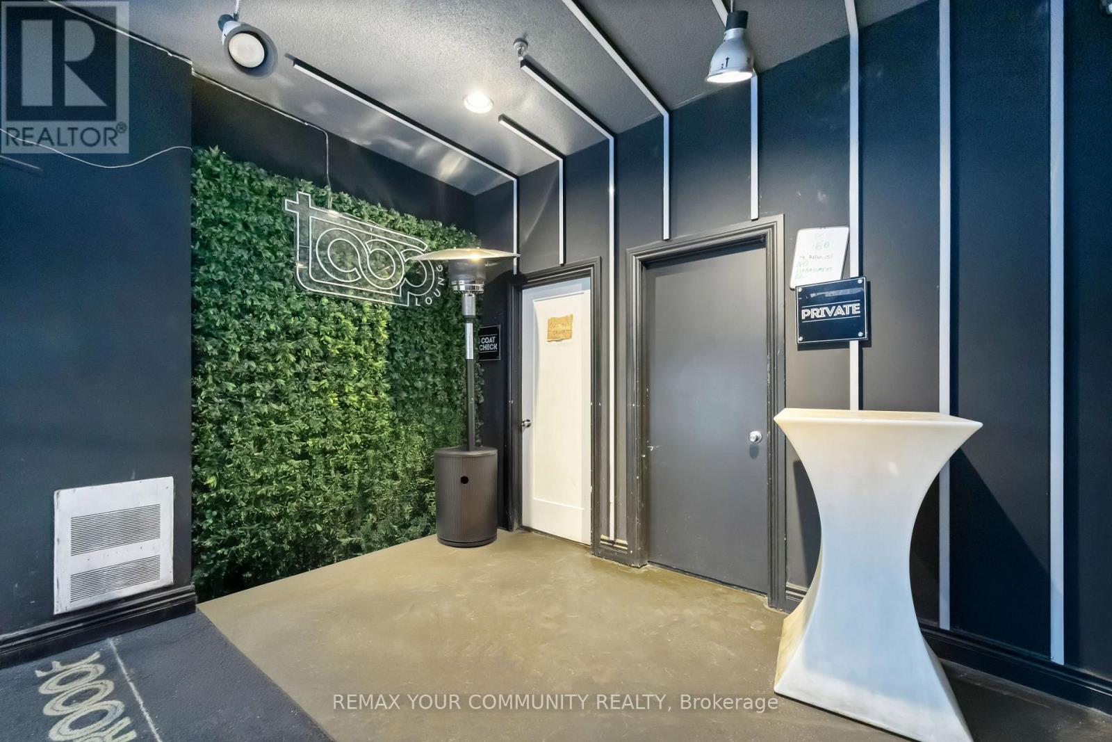 25 Planchet Road, Vaughan, Ontario  L4K 2C5 - Photo 4 - N12903406