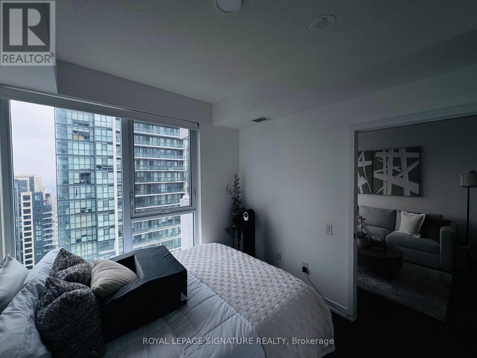 3702 - 4065 Confederation Parkway, Mississauga, Ontario  L5B 0L4 - Photo 11 - W12914274