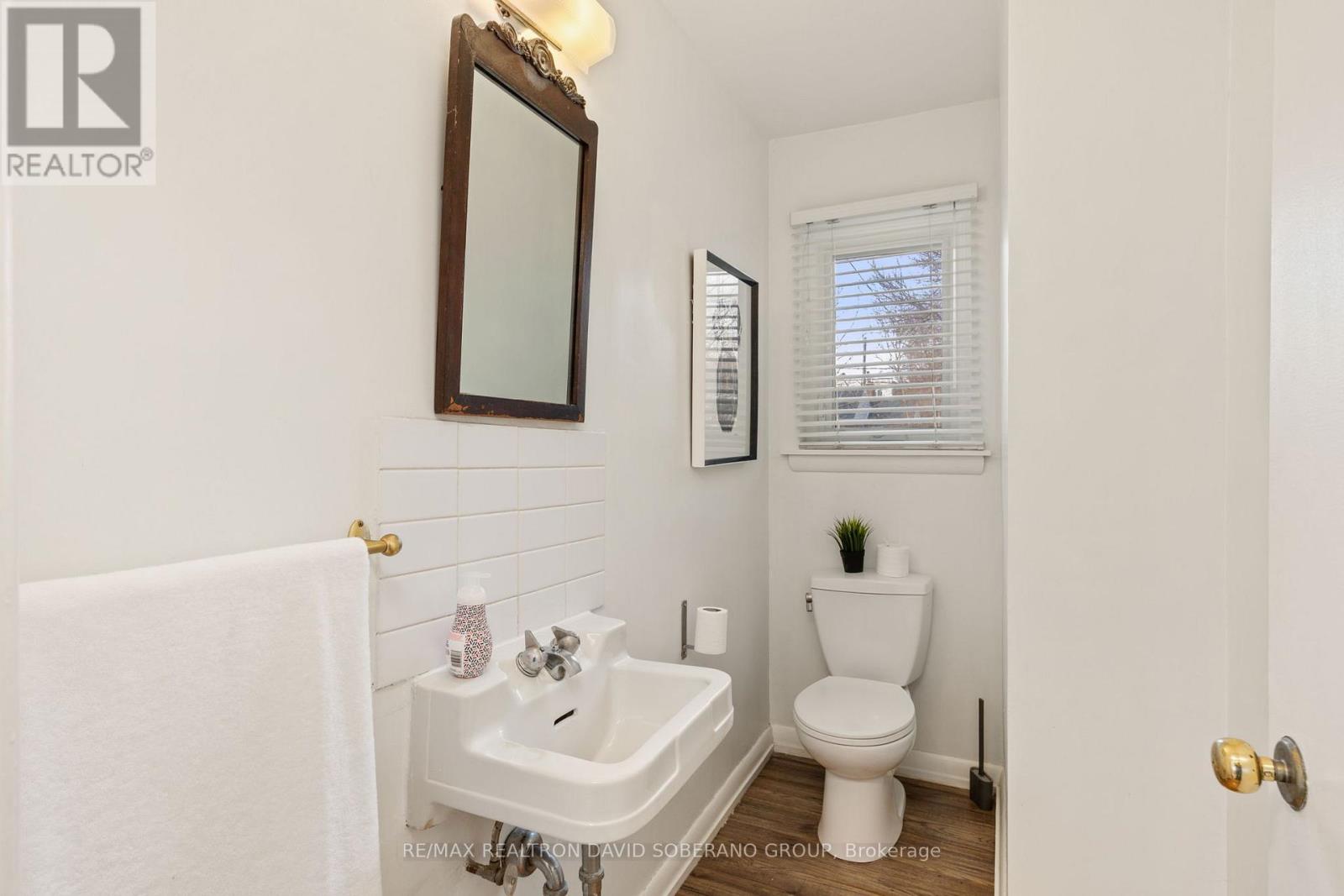 38 Touraine Avenue, Toronto, Ontario  M3H 1R2 - Photo 12 - C12914570