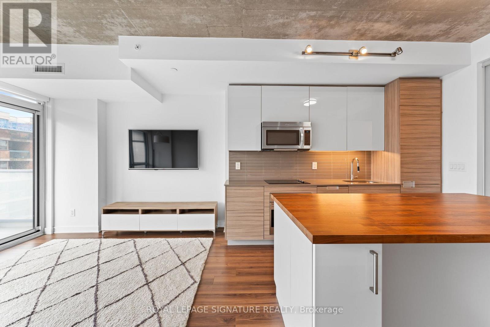 907 - 210 Simcoe Street, Toronto, Ontario  M5T 0A9 - Photo 2 - C12914726