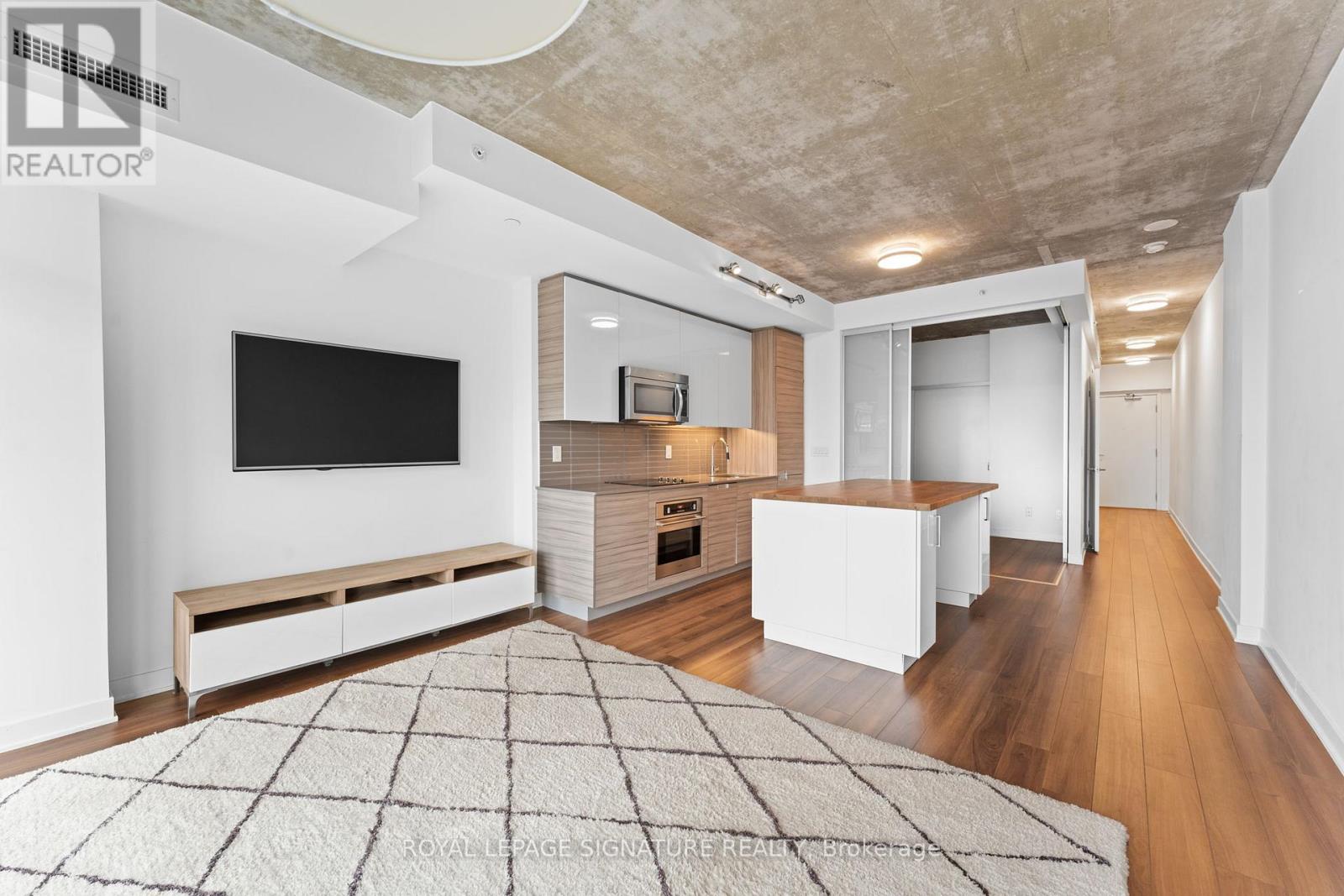 907 - 210 Simcoe Street, Toronto, Ontario  M5T 0A9 - Photo 3 - C12914726