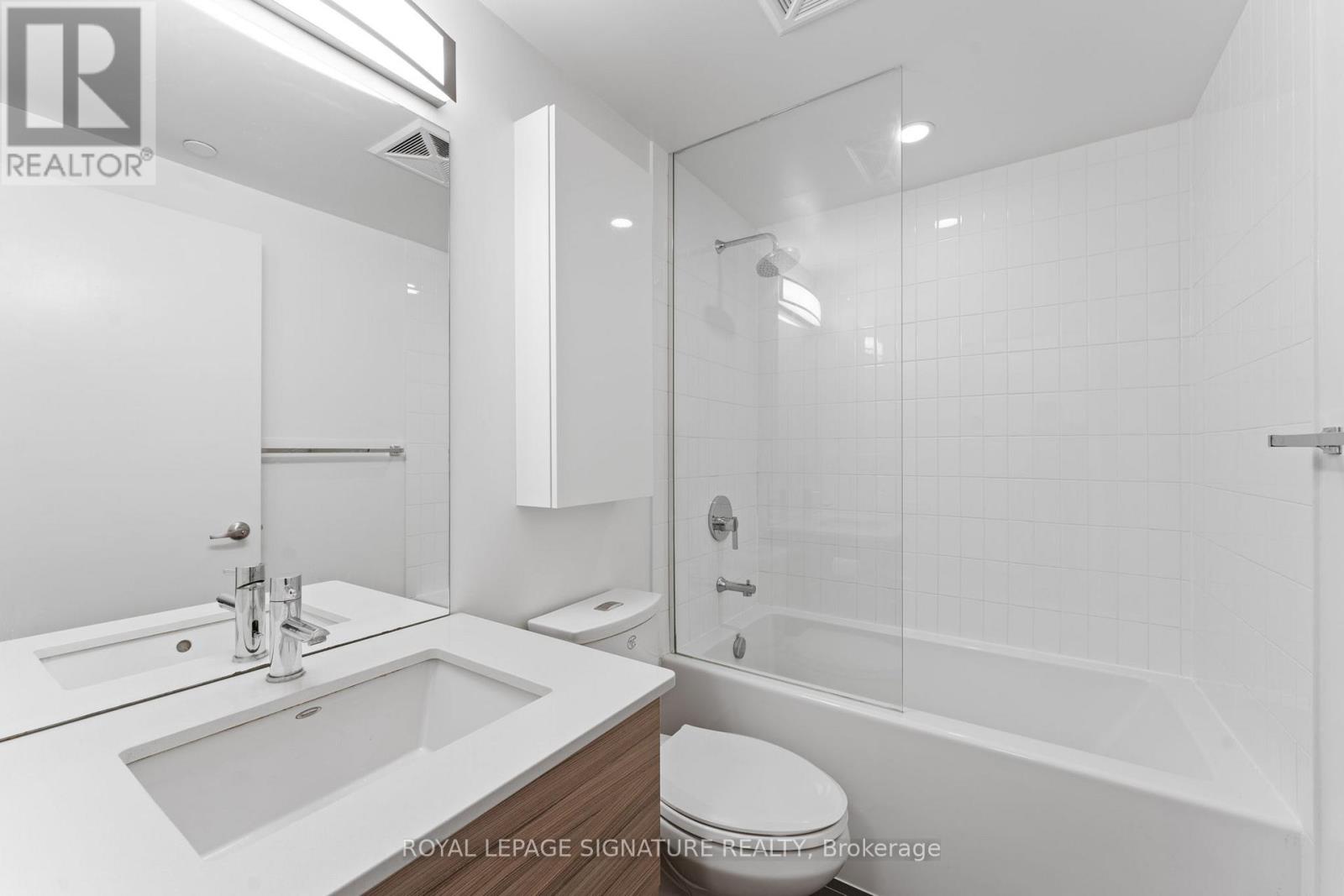 907 - 210 Simcoe Street, Toronto, Ontario  M5T 0A9 - Photo 9 - C12914726