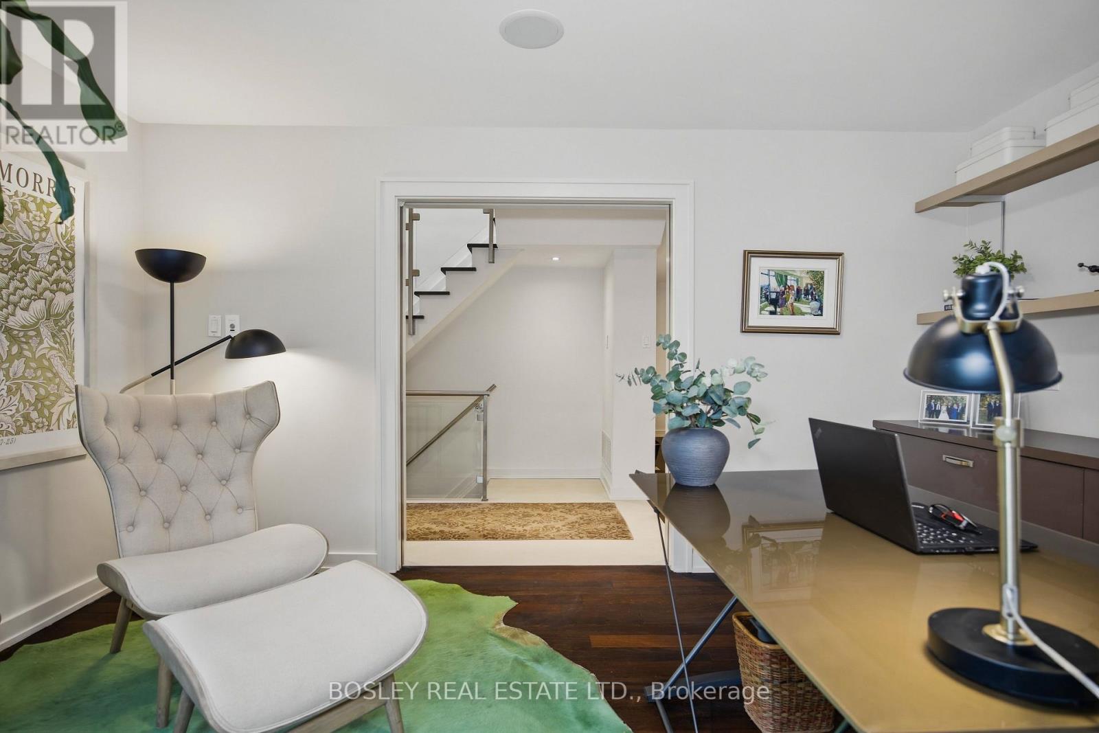 18 Coldstream Avenue, Toronto, Ontario  M5N 1X6 - Photo 2 - C12914744