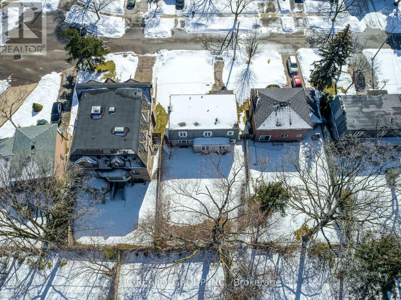 10 Waring Court, Toronto, Ontario  M2N 4G7 - Photo 7 - C12914760