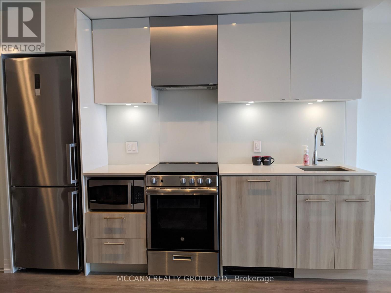 3302 - 251 Jarvis Street, Toronto, Ontario  M5B 0C3 - Photo 2 - C12914894