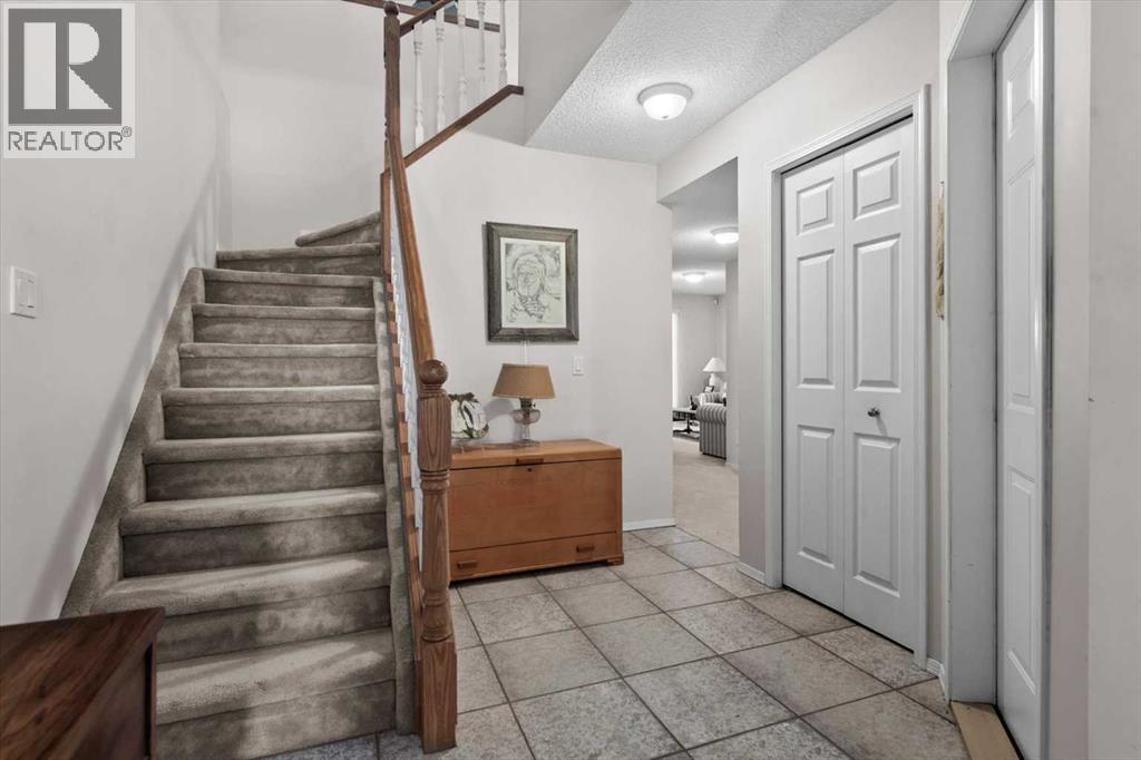 180 Valley Ridge Heights Nw, Calgary, Alberta  T3B 5T3 - Photo 3 - A2292628