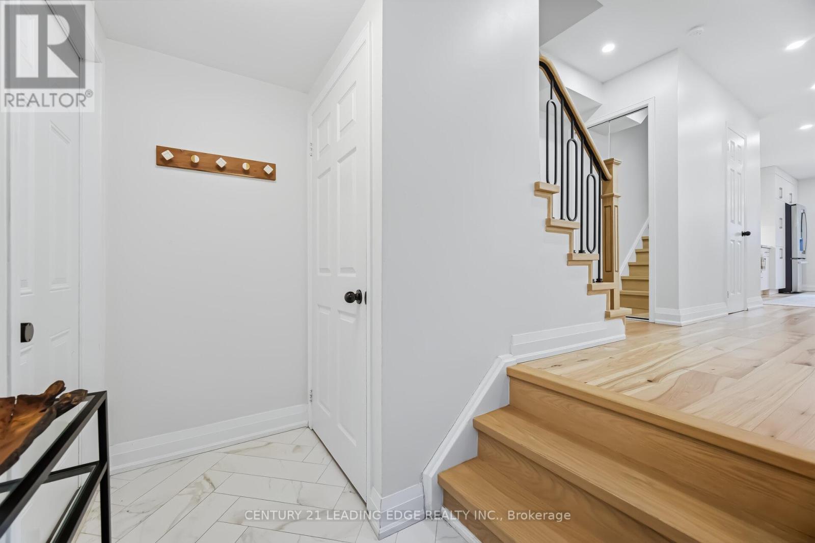 923 Redbird Crescent, Pickering, Ontario  L1V 5K8 - Photo 3 - E12914658