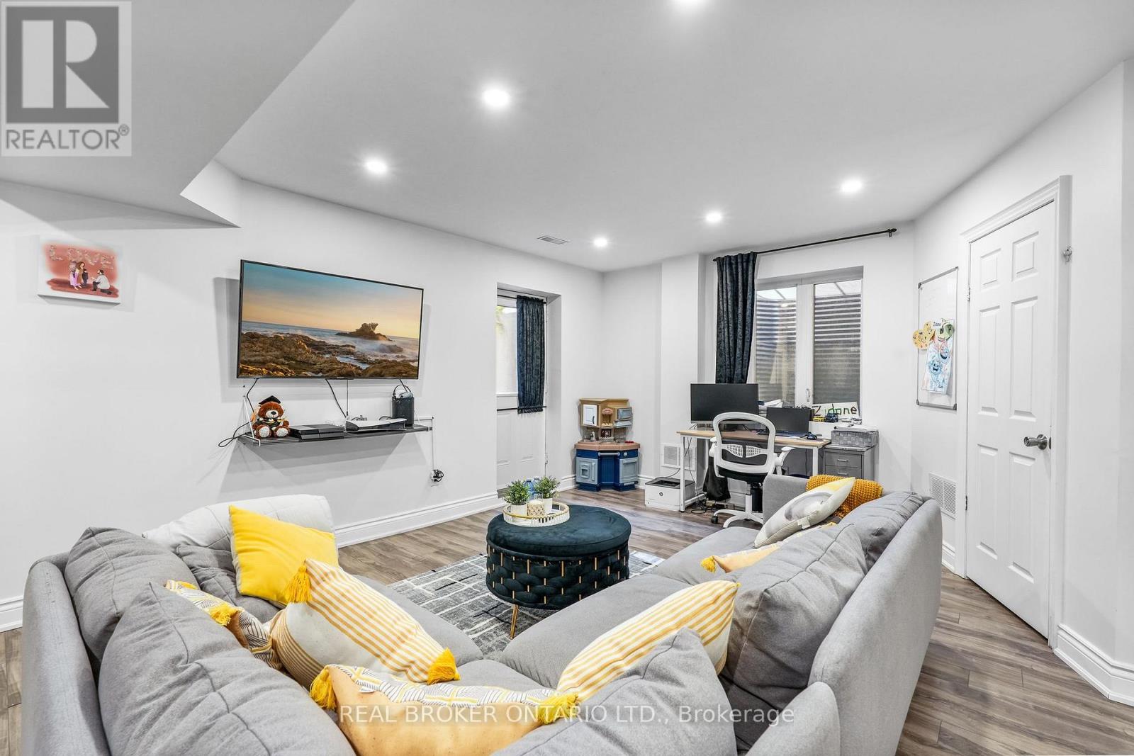 32b Cedar Drive, Toronto, Ontario  M1J 3E8 - Photo 32 - E12914716