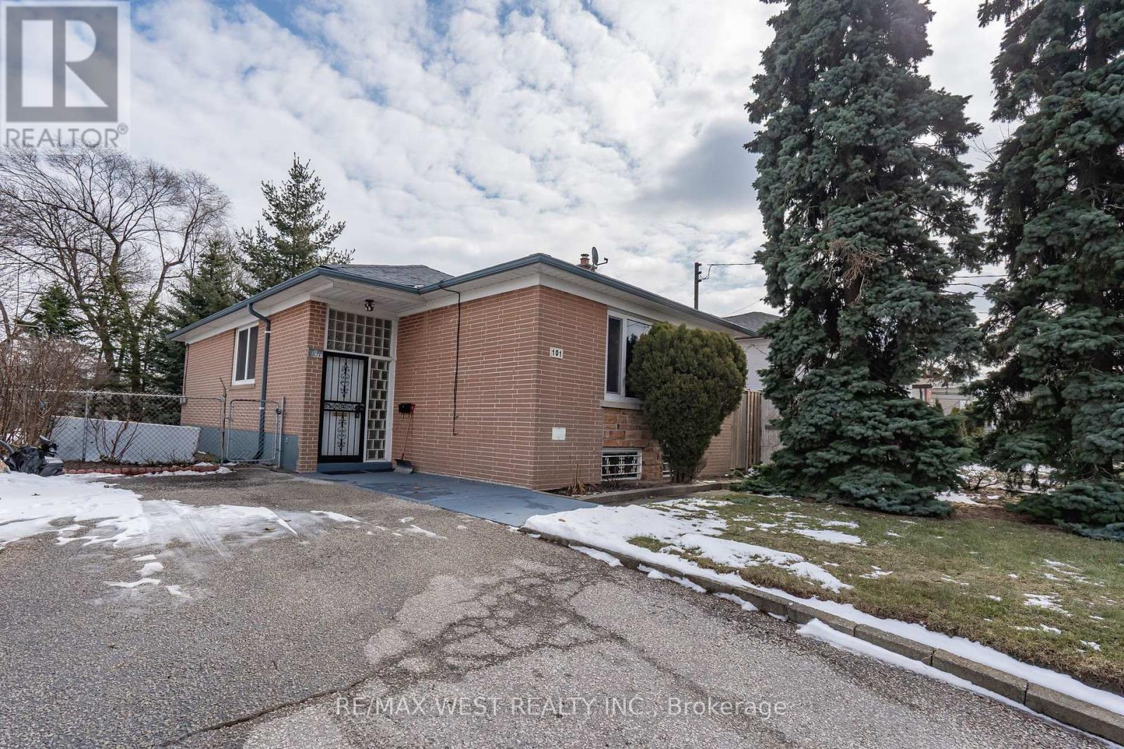 101 BARRYMORE ROAD, Toronto, Ontario