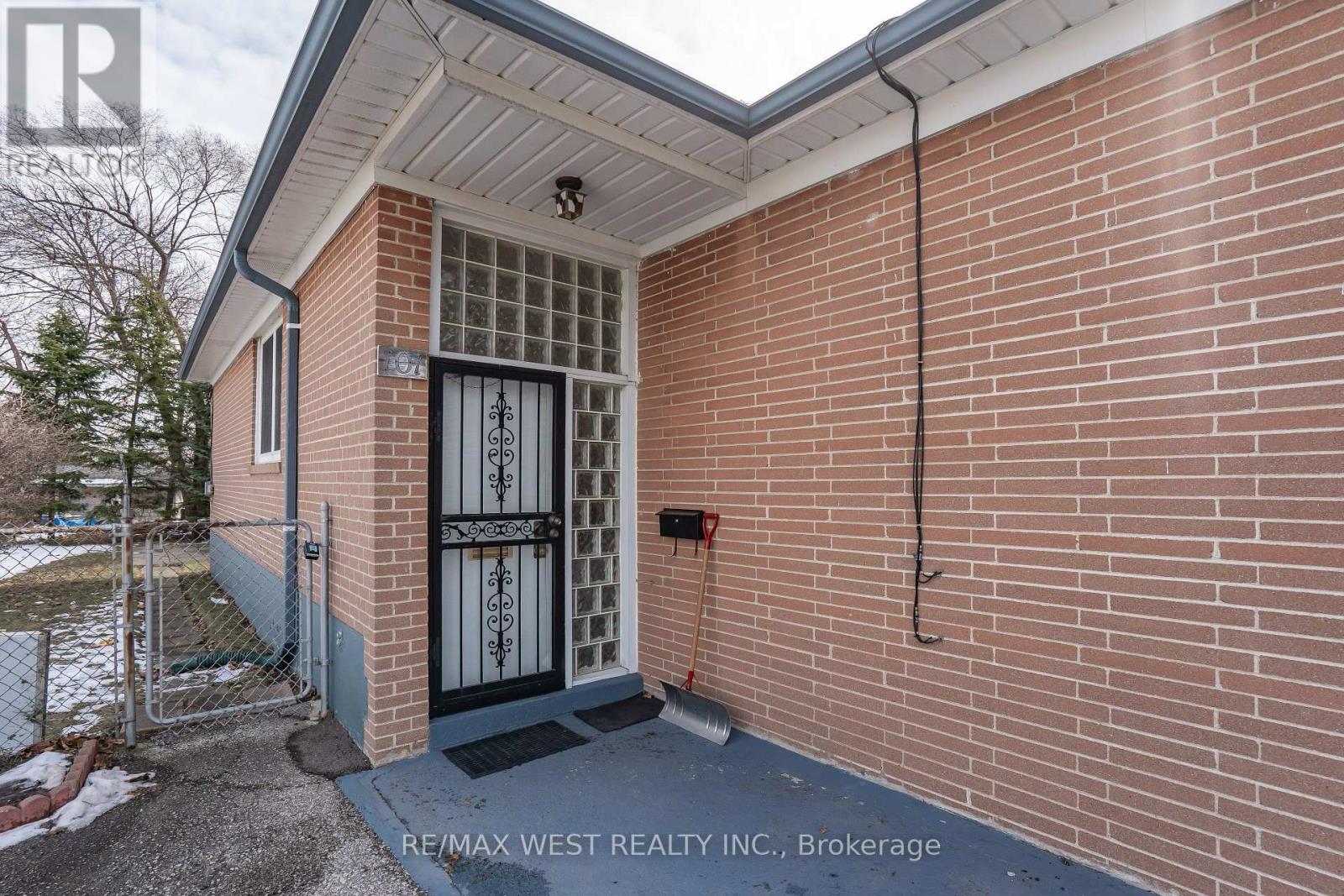 101 Barrymore Road, Toronto, Ontario  M1J 1W5 - Photo 5 - E12914834